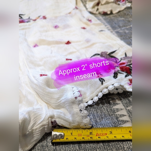 Indikah brand, shorts romper, ladies size 8, white w/gorgeous embroidery details - Picture 11 of 16